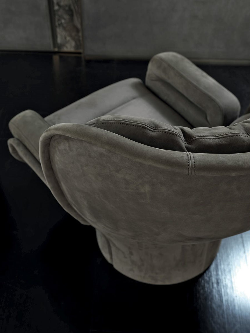Elda Armchair