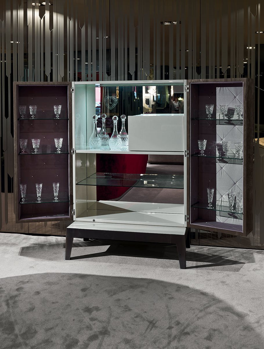 Grandeur Cabinet