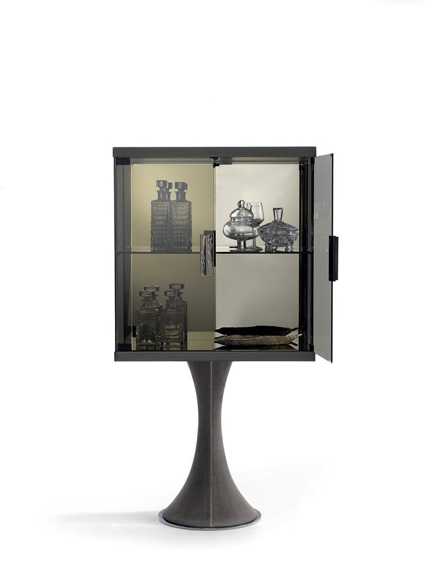 Oscar Cabinet
