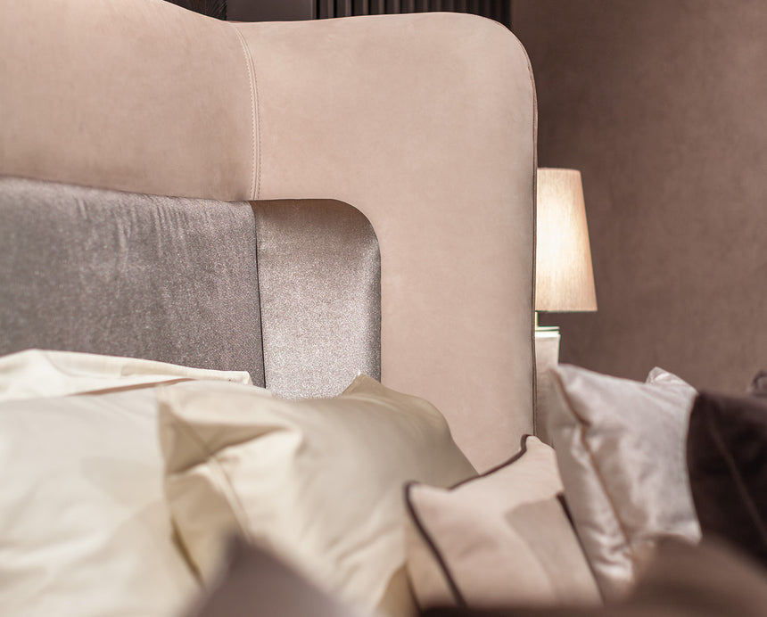 Noir Bed