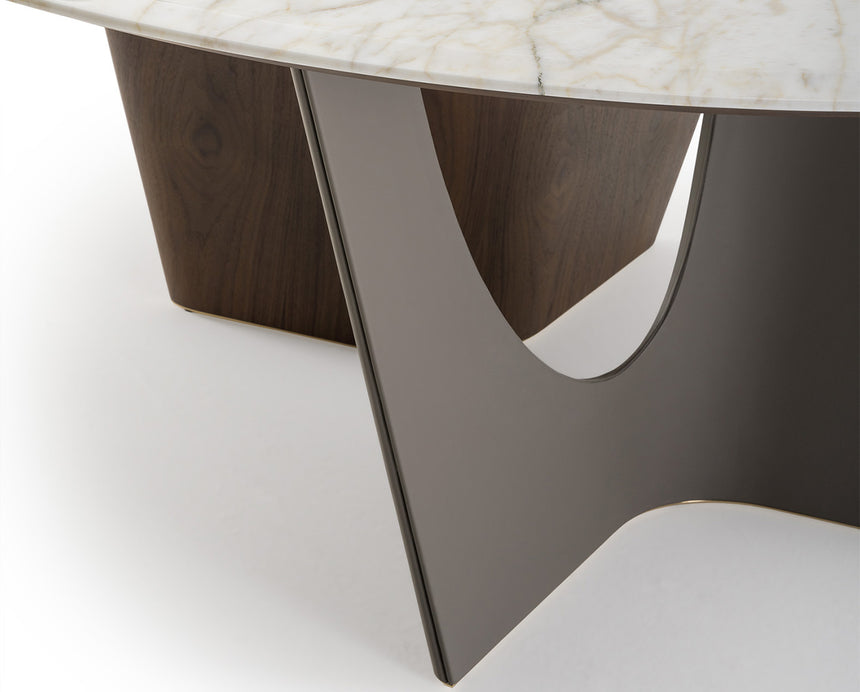 Pinnacle Round Table