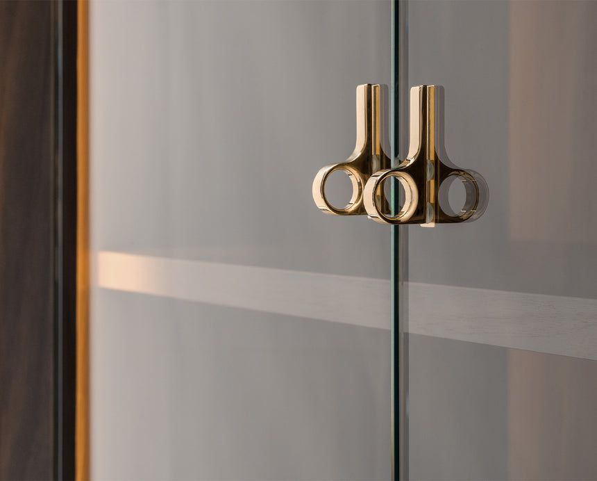 Pinnacle Vitrine