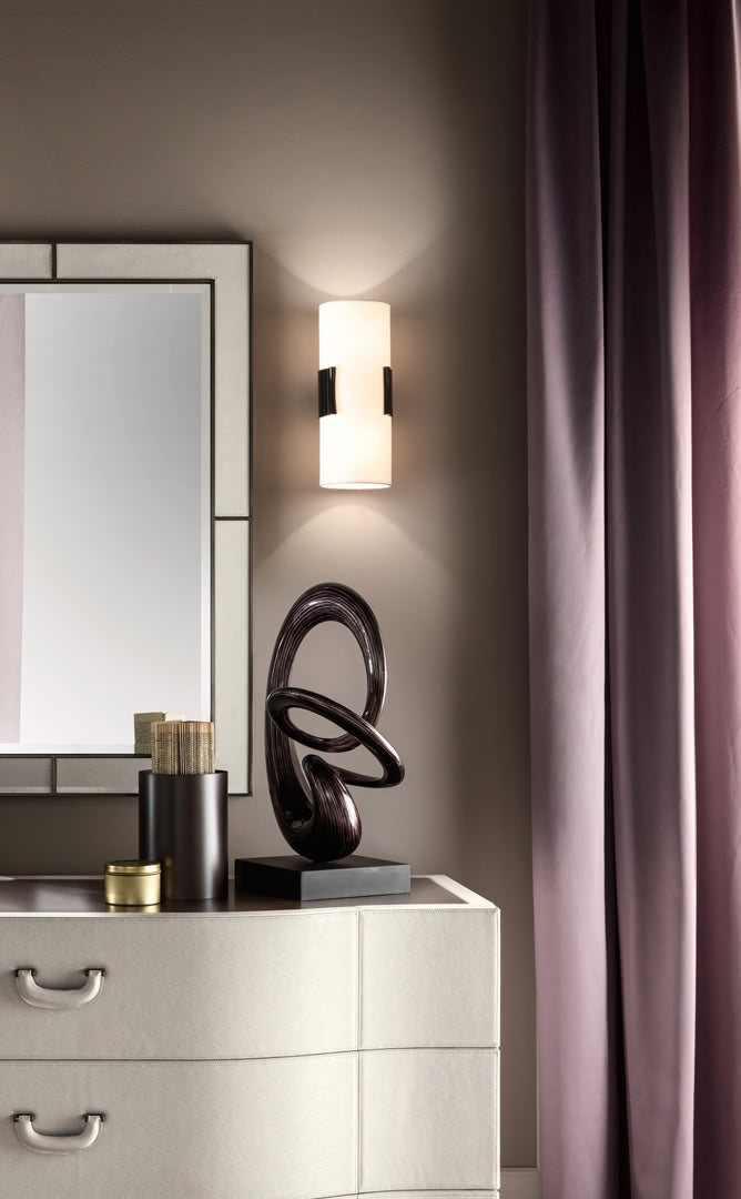 Yolanda Sconce