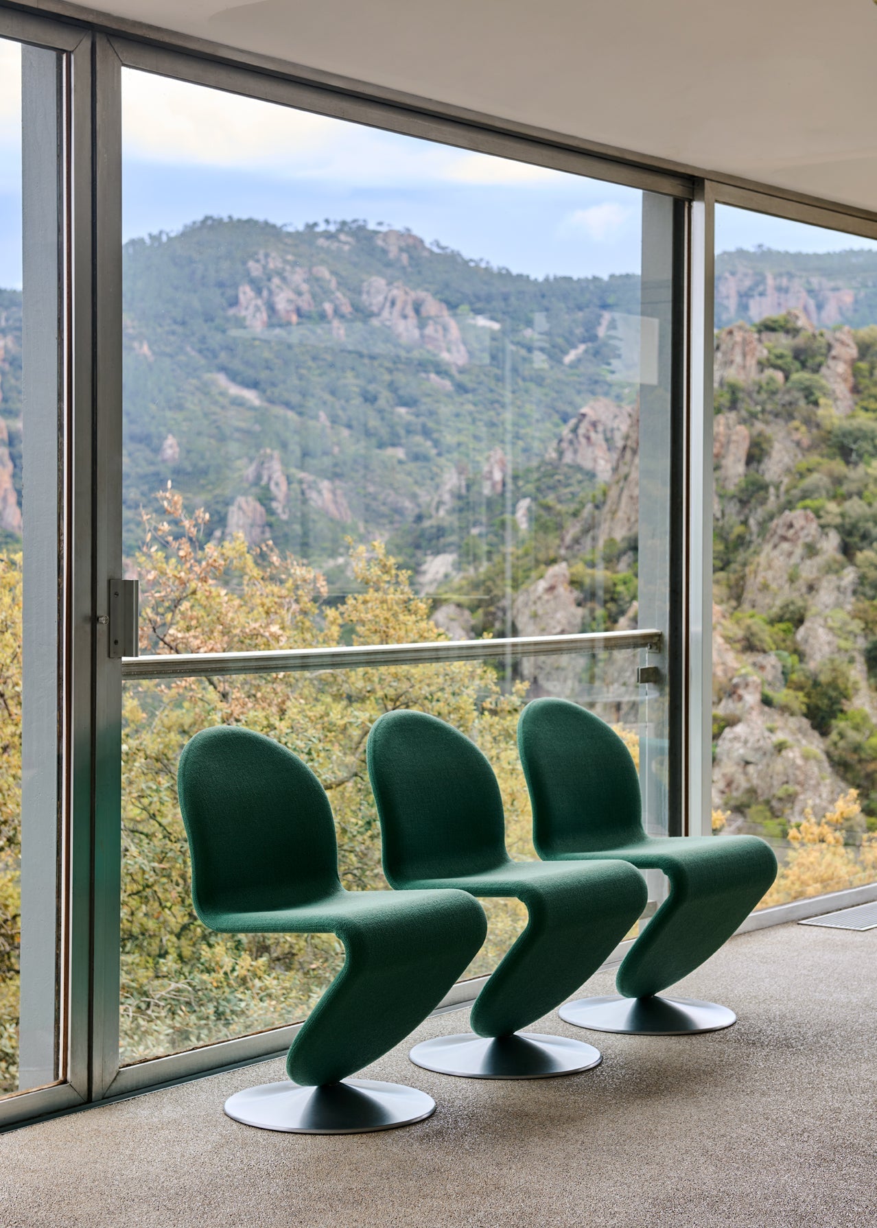 System 1-2-3 Dining Chair Standard ROUND BASE