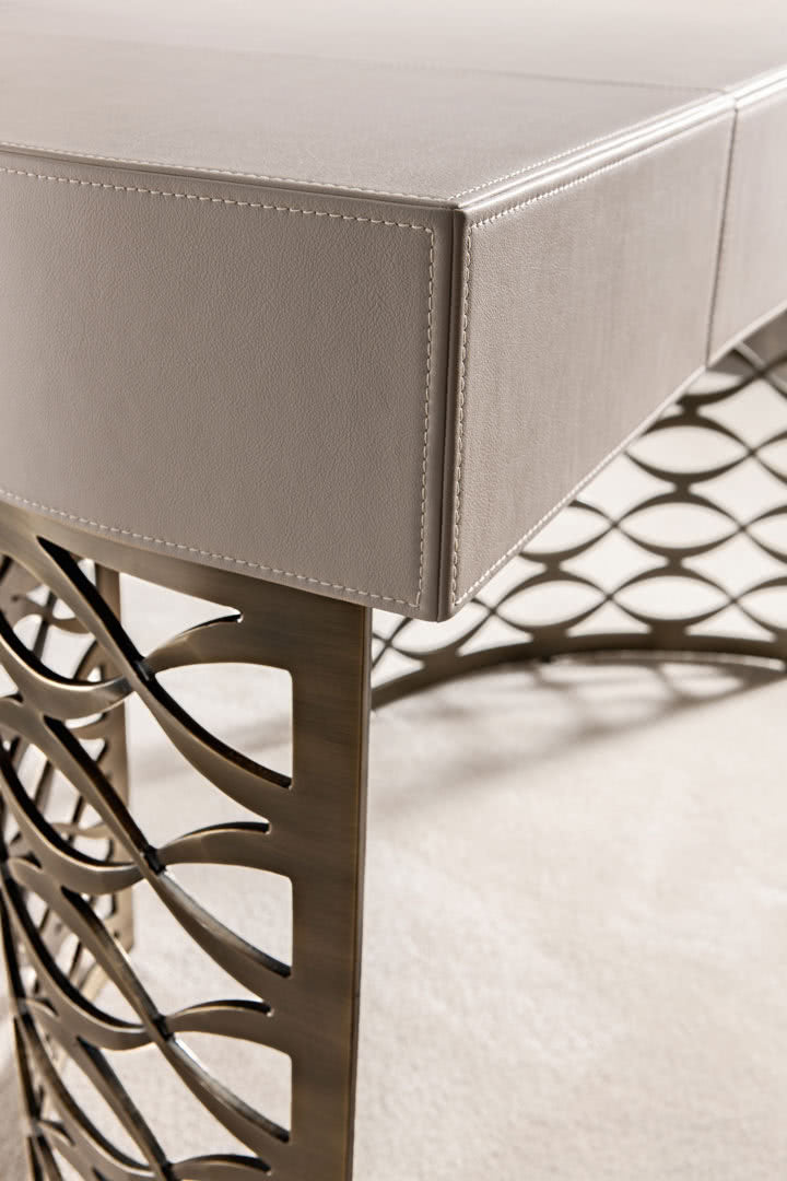 Isidoro Desk