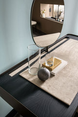 Luis Desk