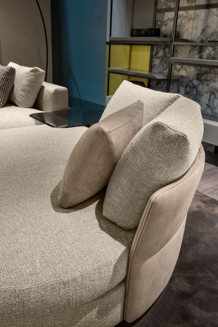 Oasi Sectional