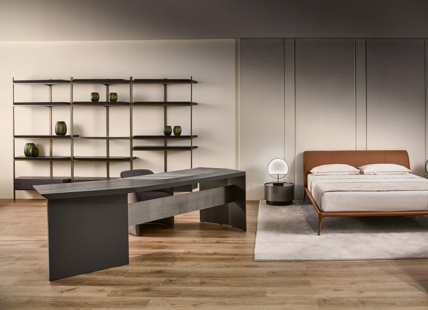 Macao Desk