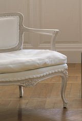 Dalia Armchair