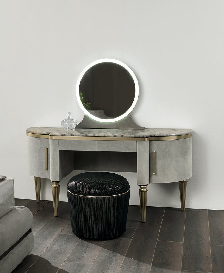 Dame Vanity