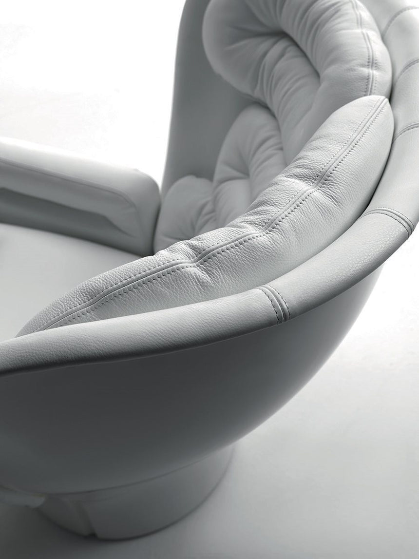 Elda Armchair
