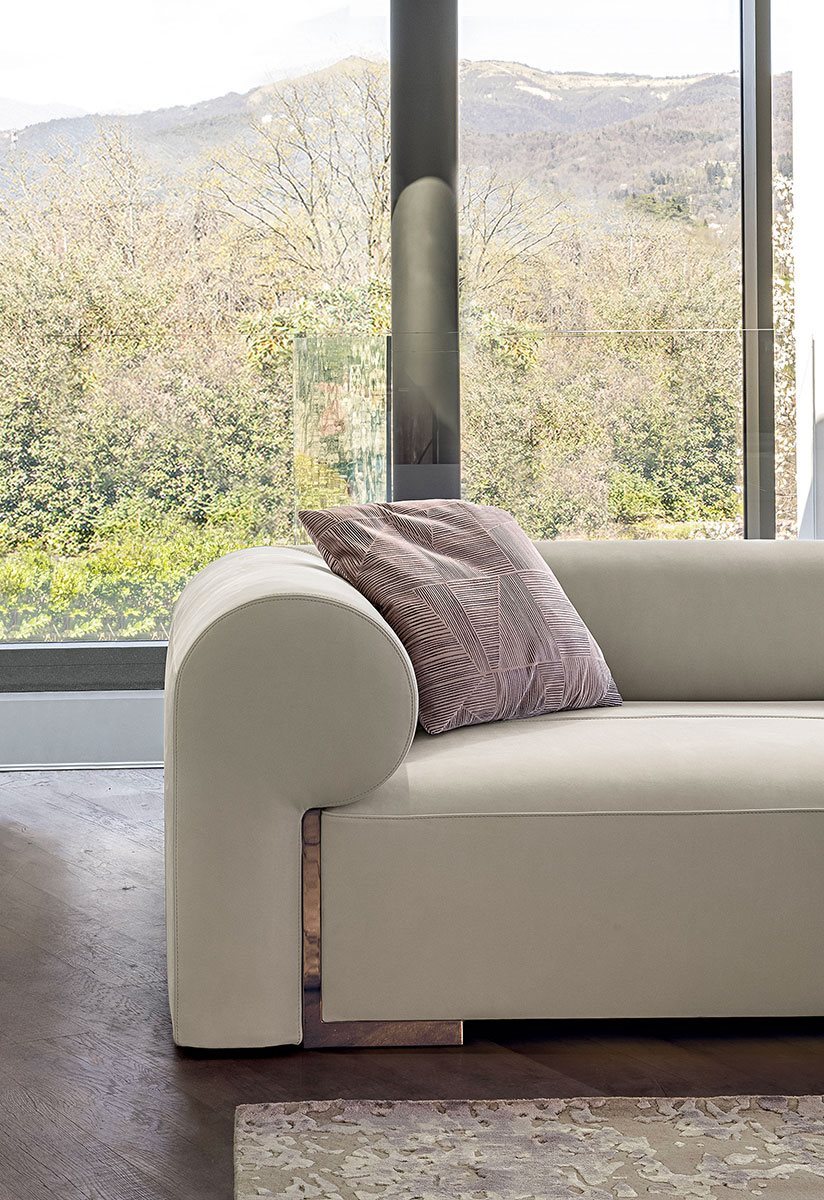 Hug Sofa