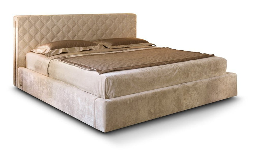 Helmut Bed