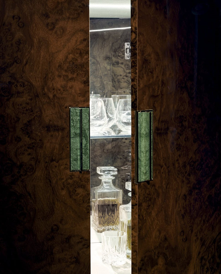 Oscar Cabinet