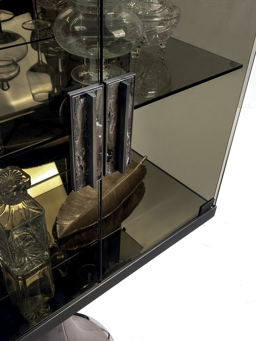 Oscar Cabinet