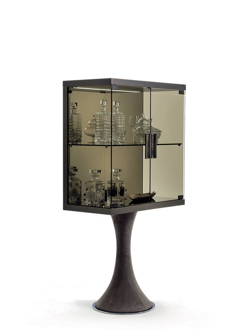 Oscar Cabinet