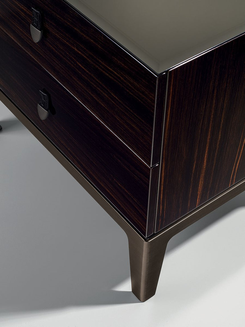 Sir Nightstand