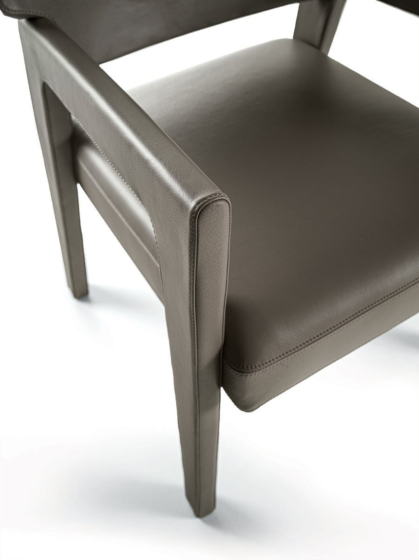 Queen Chair