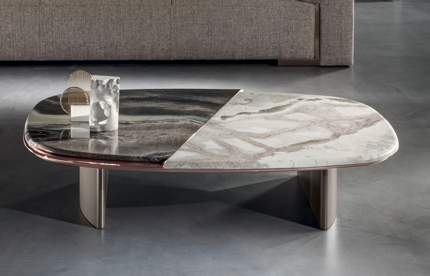 Slide Center Table