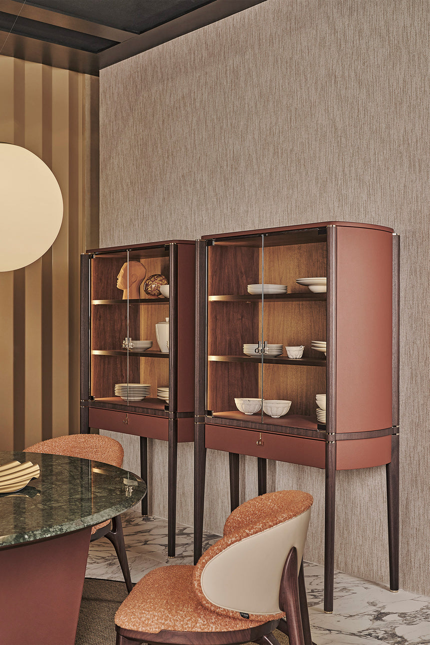 Pinnacle Vitrine